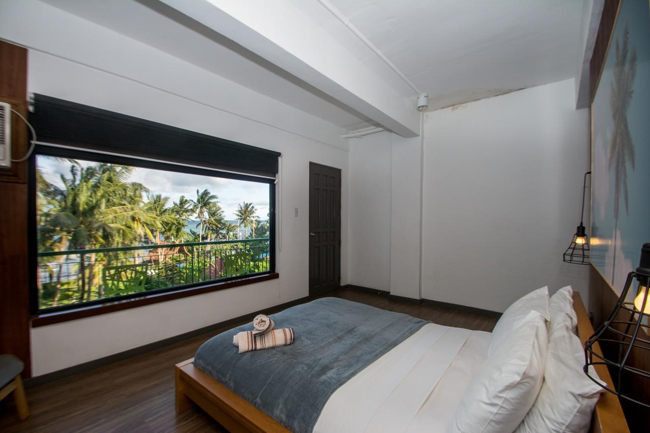 Luxeview Hotel Balabag  Экстерьер фото