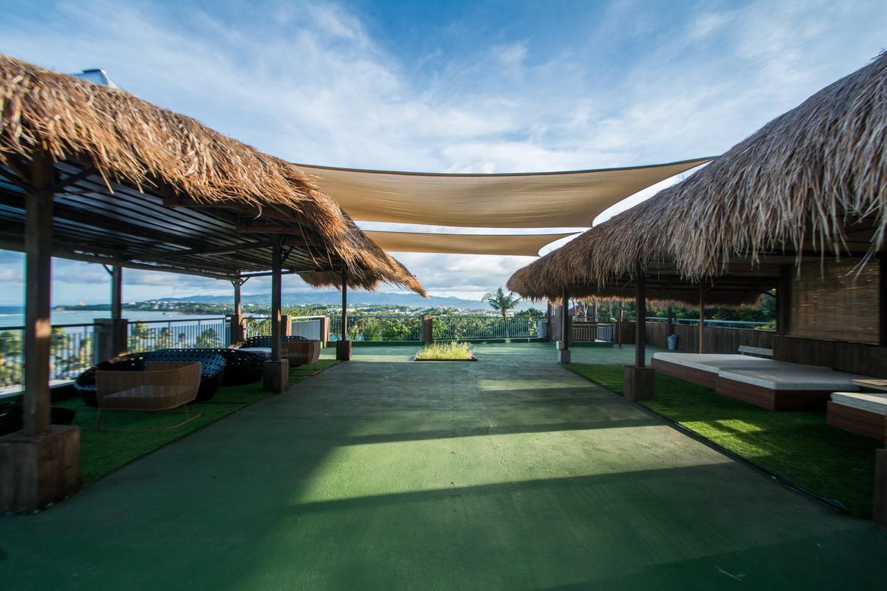 Luxeview Hotel Balabag  Экстерьер фото
